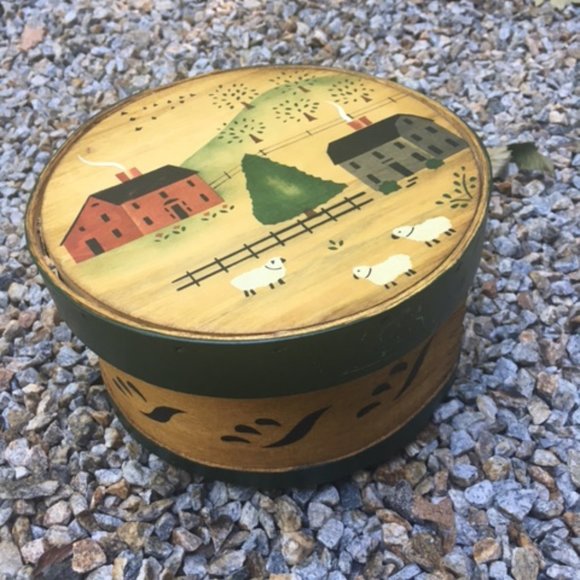 Primitive Art - Country Style Storage Box - Picture 2 of 4